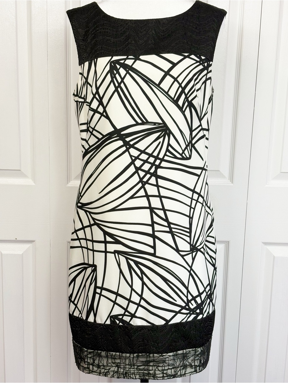 Ann Taylor Black & Ivory White Print Lace Trim Sleeveless Sheath Dress 12